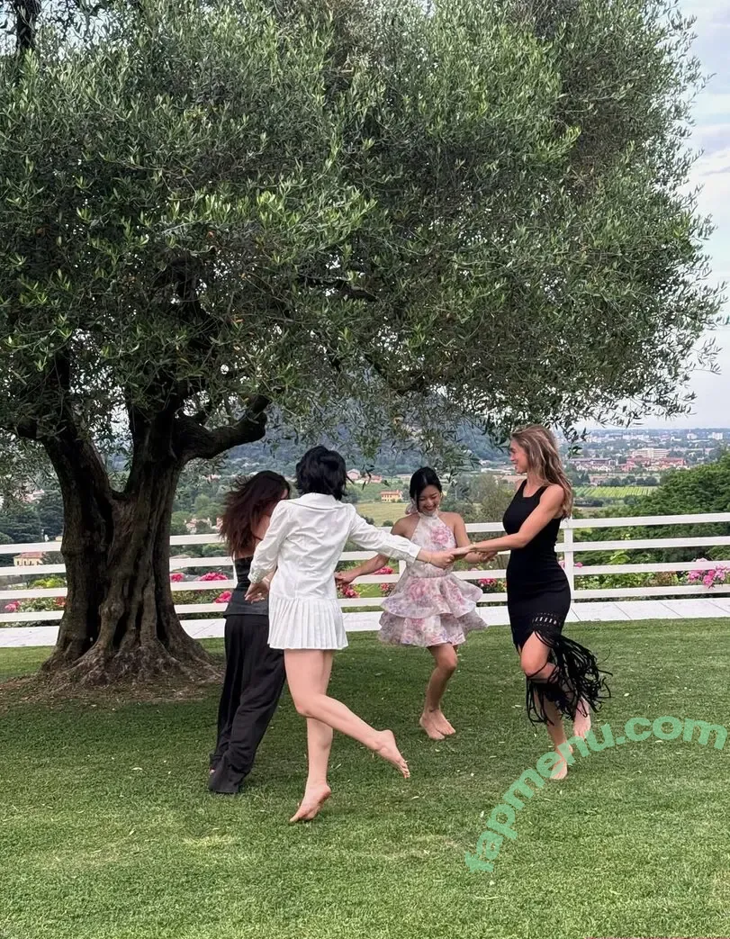 Charleen Weiss nude photo #0440 (charleenweiss)