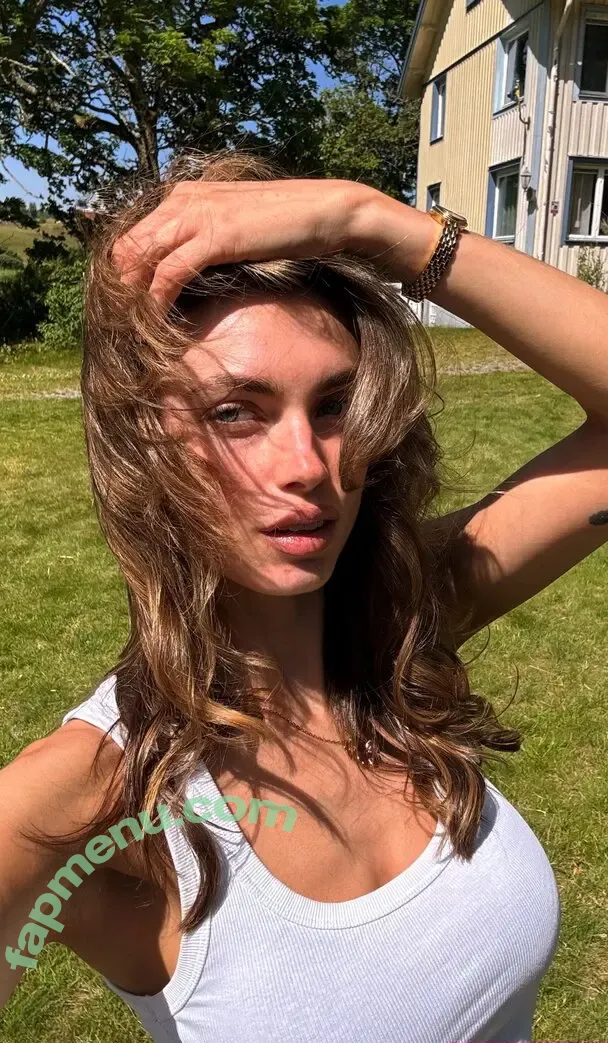 Charleen Weiss nude photo #0487 (charleenweiss)