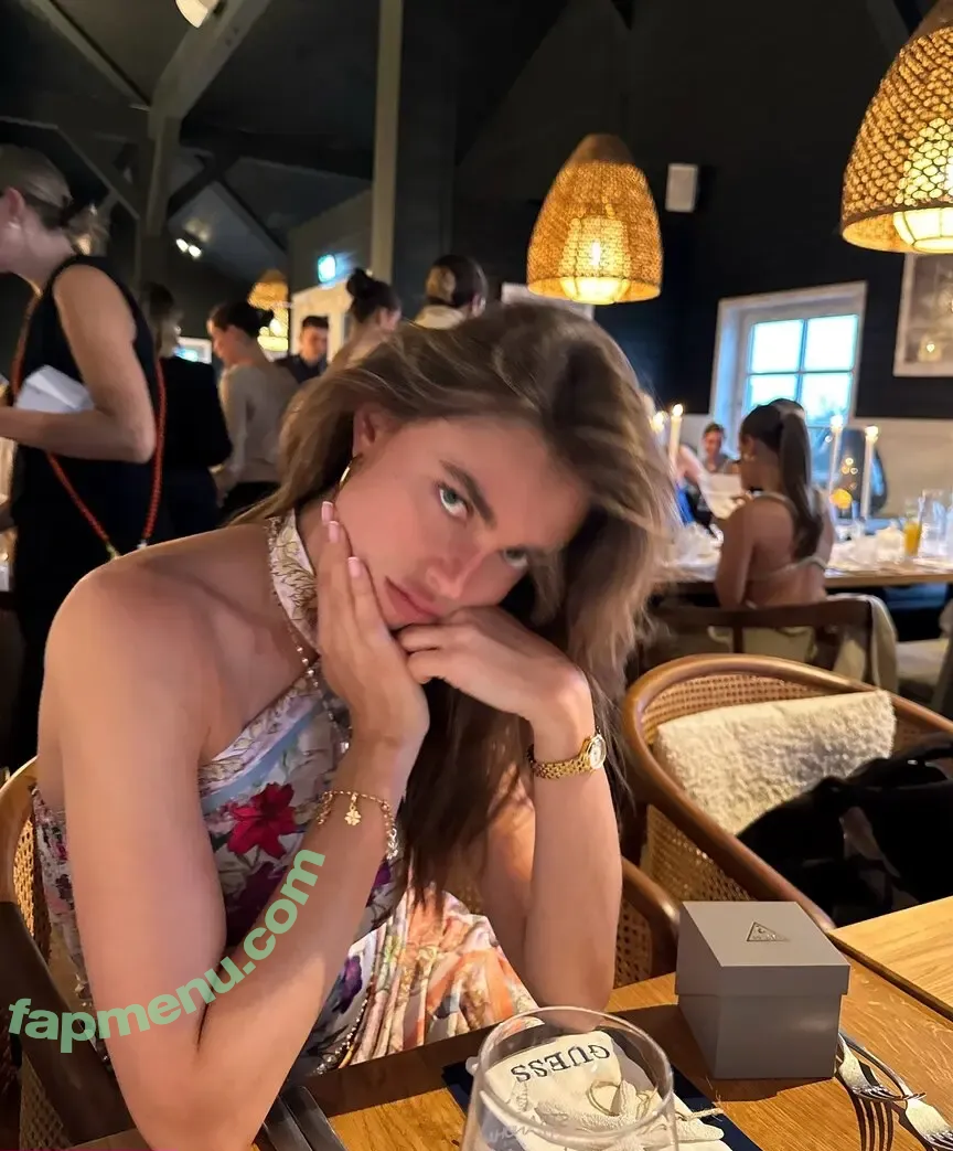 Charleen Weiss nude photo #0521 (charleenweiss)