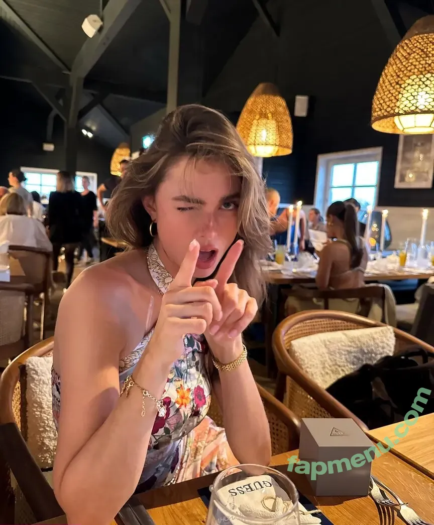 Charleen Weiss nude photo #0522 (charleenweiss)