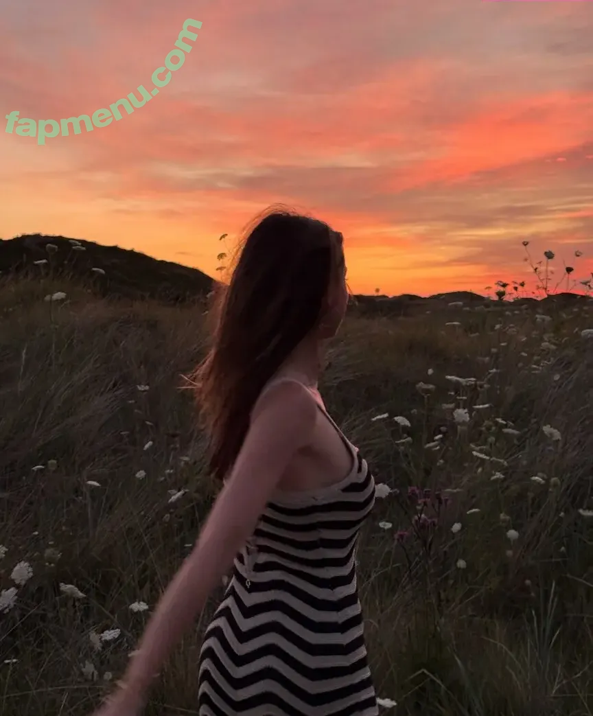 Charleen Weiss nude photo #0523 (charleenweiss)