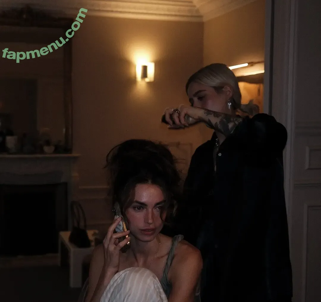 Charleen Weiss nude photo #0591 (charleenweiss)