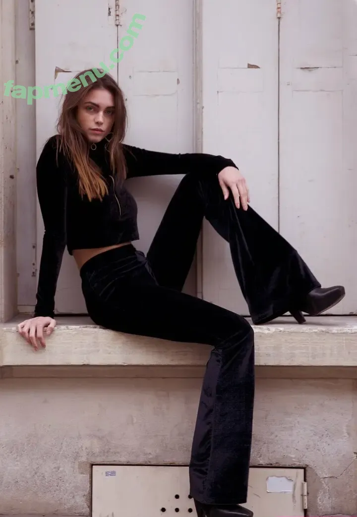 Charleen Weiss nude photo #0668 (charleenweiss)