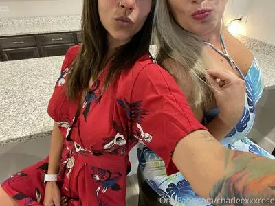 charleexxxrose / piercedpussy_char nude photo #0023