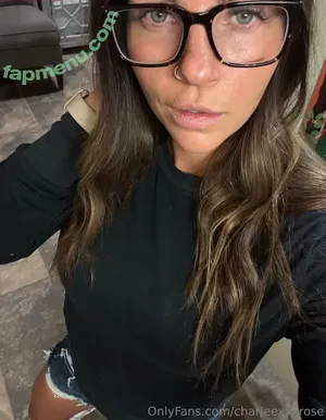 charleexxxrose / piercedpussy_char nude photo #0363