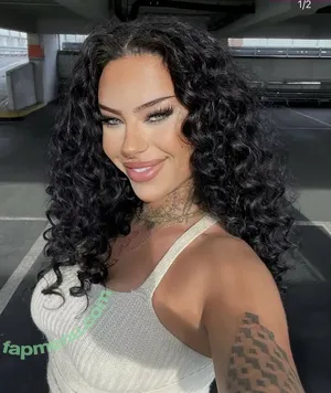 Charley McMahon / bearmcmahon_ / charleyc / charleymcmahon nude photo #0010