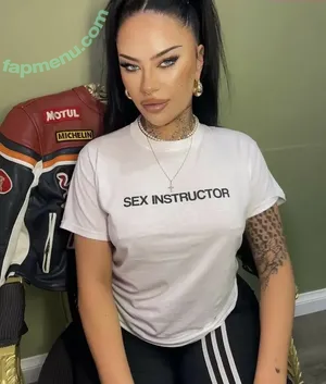 Charley McMahon / bearmcmahon_ / charleyc / charleymcmahon nude photo #0011