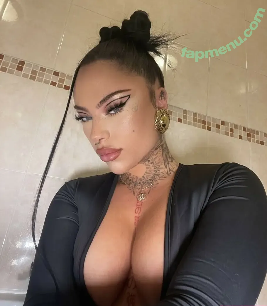 Charley McMahon nude photo #0007 (bearmcmahon_ / charleyc / charleymcmahon)