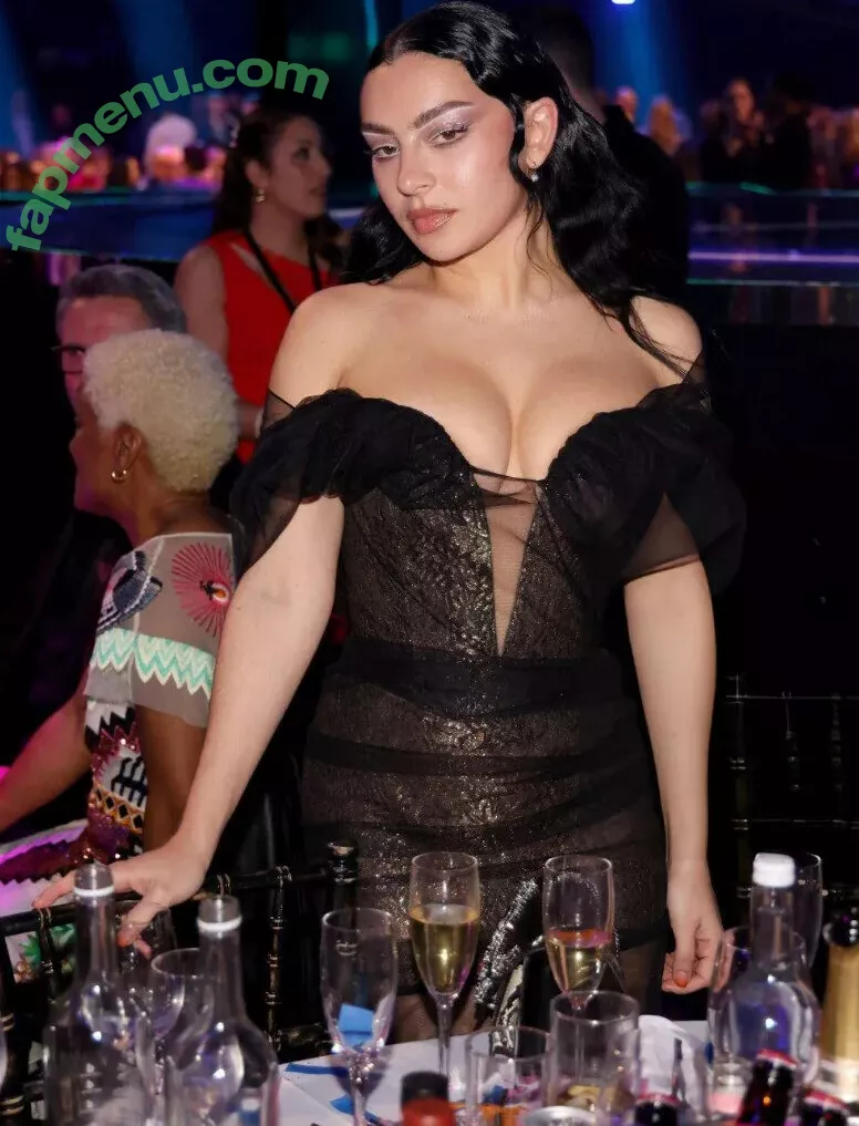 Charli XCX nude photo #1180 (charli_xcx / charlignarly / charlixcx)