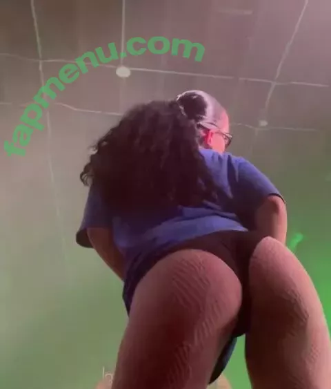Charli XCX nude photo #1200 (charli_xcx / charlignarly)