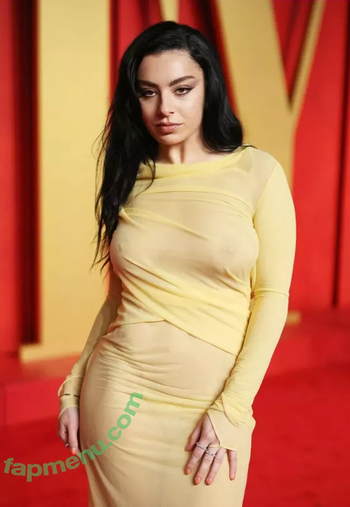 Charli XCX nude photo #1204 (charli_xcx / charlignarly)