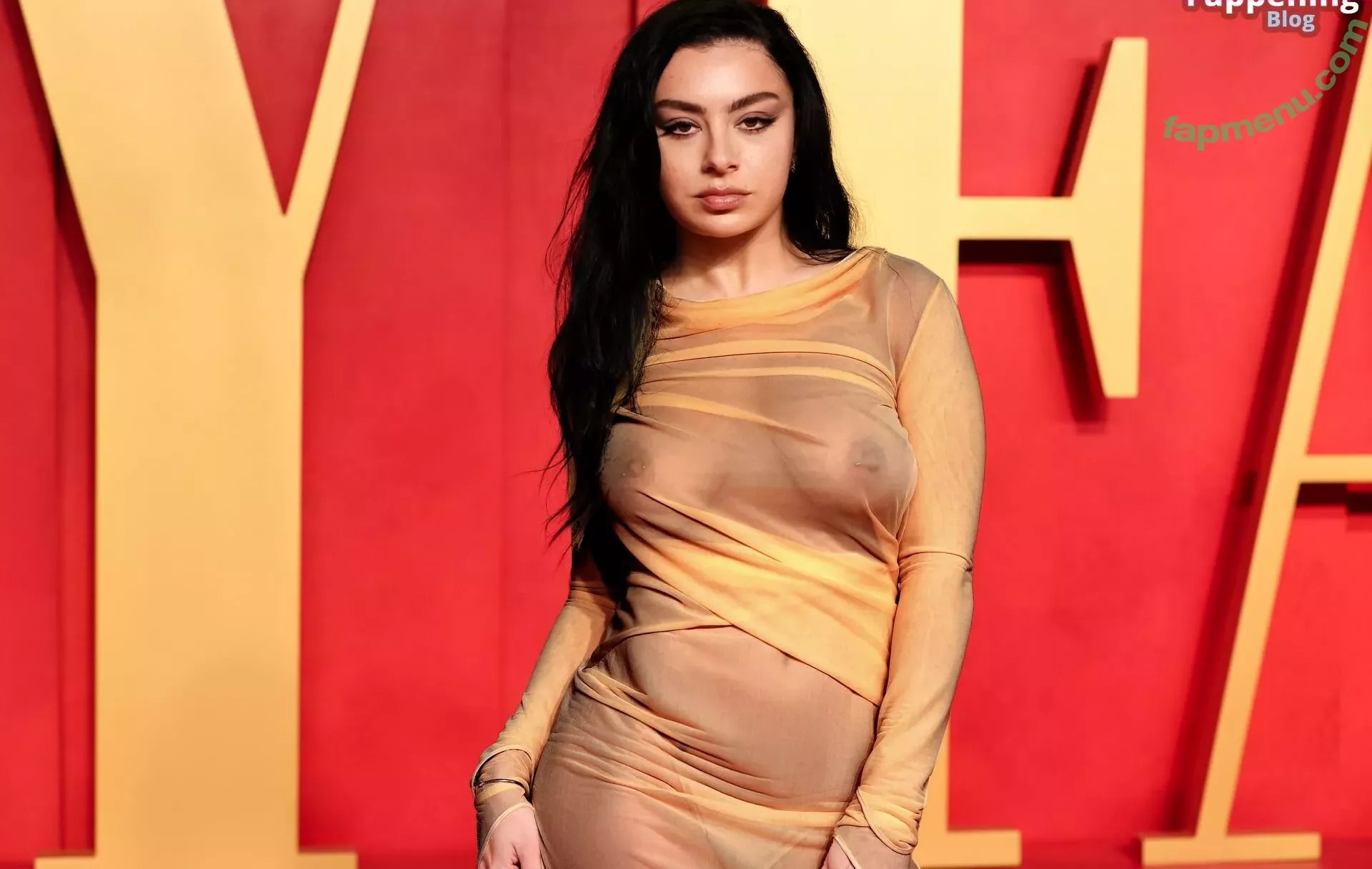 Charli XCX nude photo #1207 (charli_xcx / charlignarly)