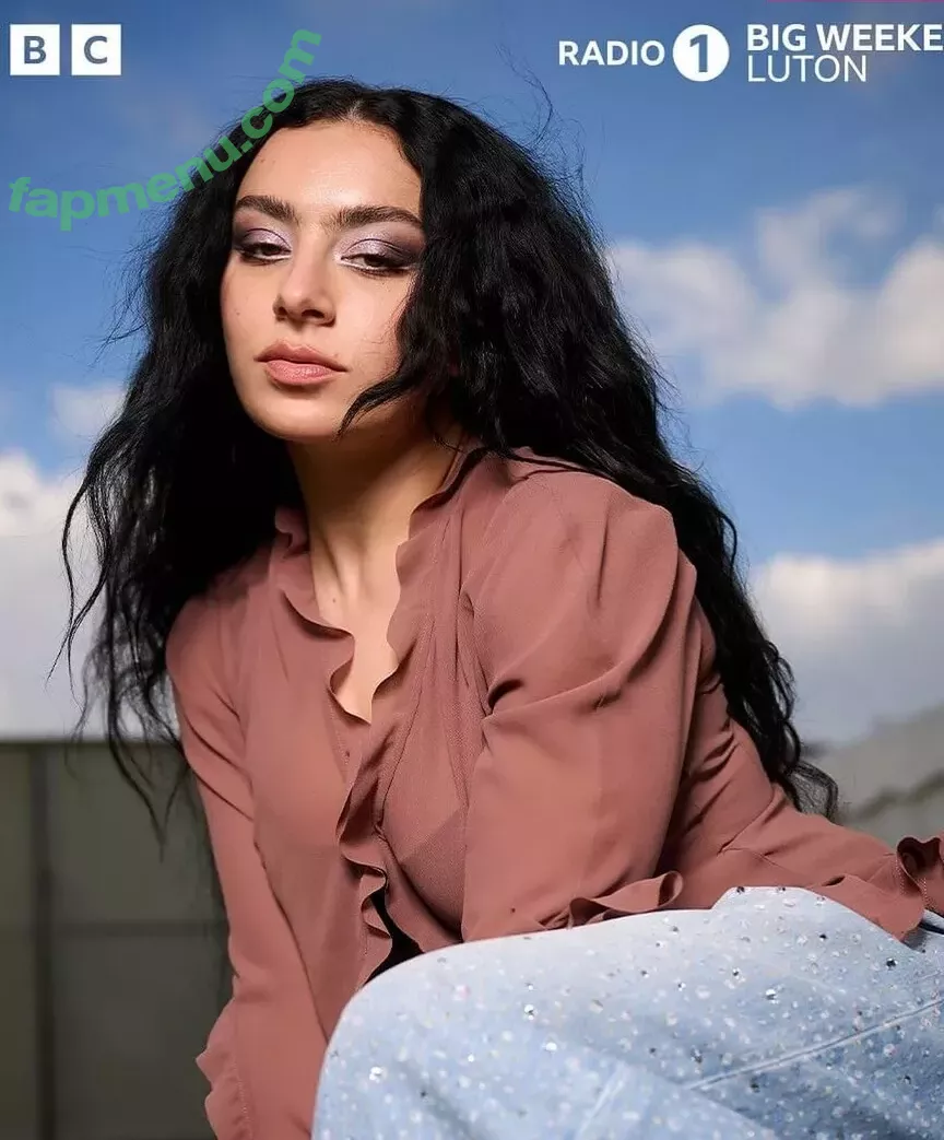 Charli XCX nude photo #1327 (charli_xcx / charlignarly / charlixcx)