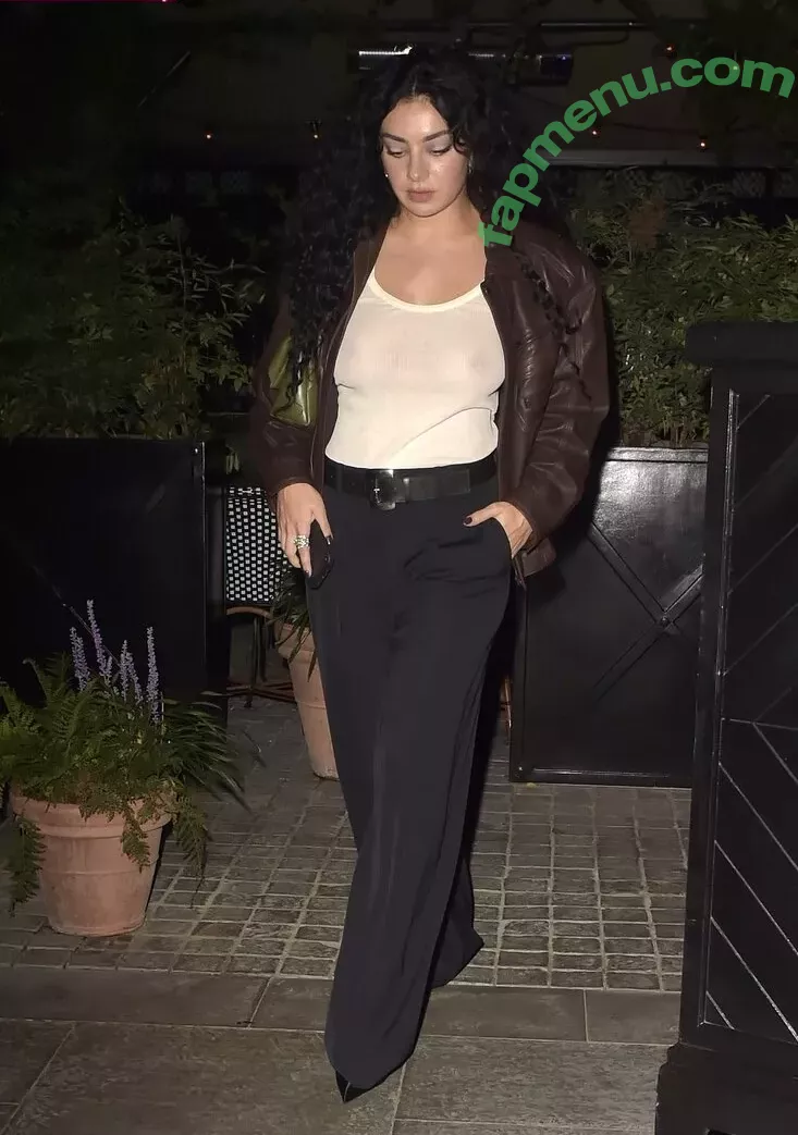 Charli XCX nude photo #1329 (charli_xcx / charlignarly / charlixcx)