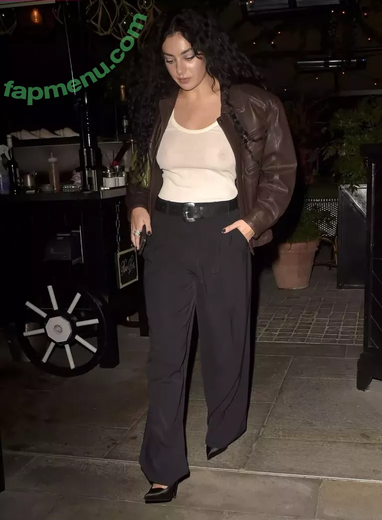 Charli XCX nude photo #1331 (charli_xcx / charlignarly / charlixcx)