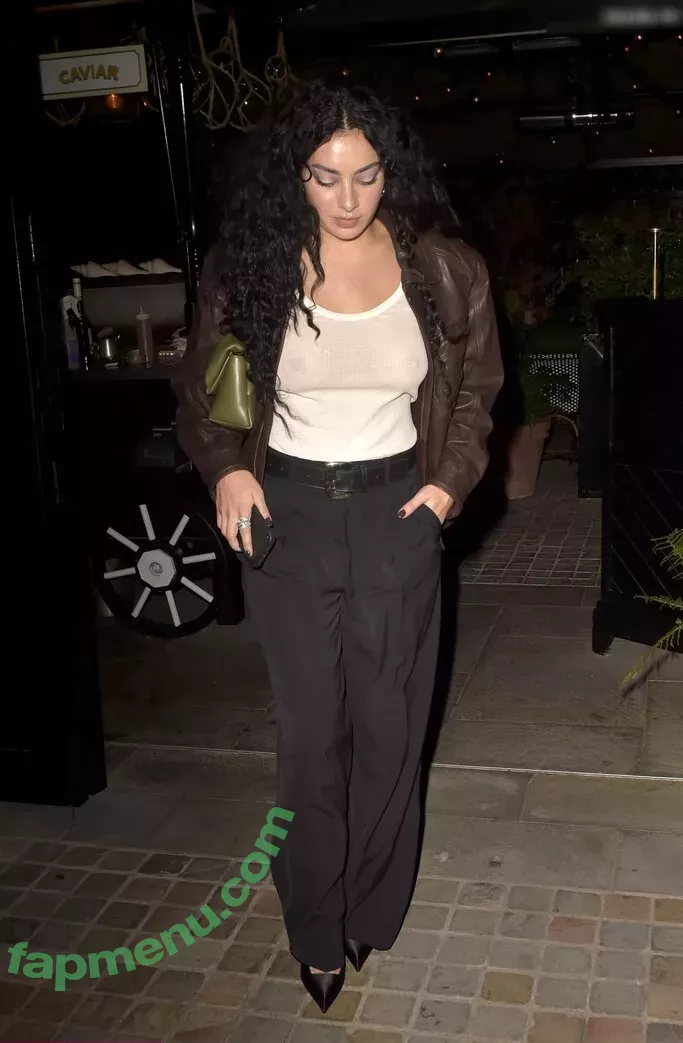 Charli XCX nude photo #1334 (charli_xcx / charlignarly / charlixcx)