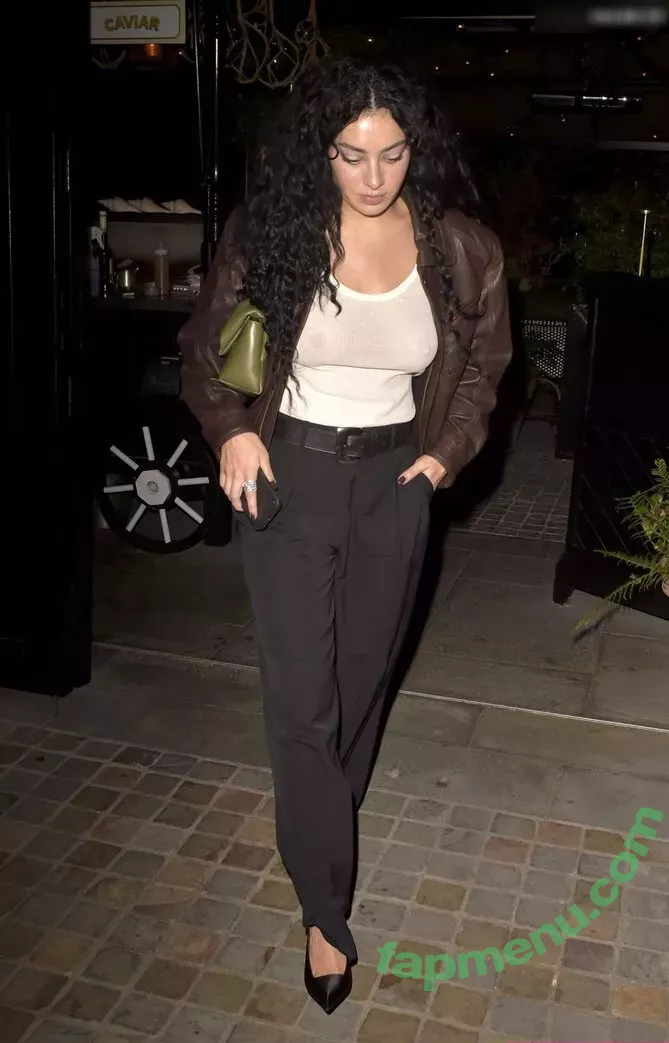 Charli XCX nude photo #1335 (charli_xcx / charlignarly / charlixcx)