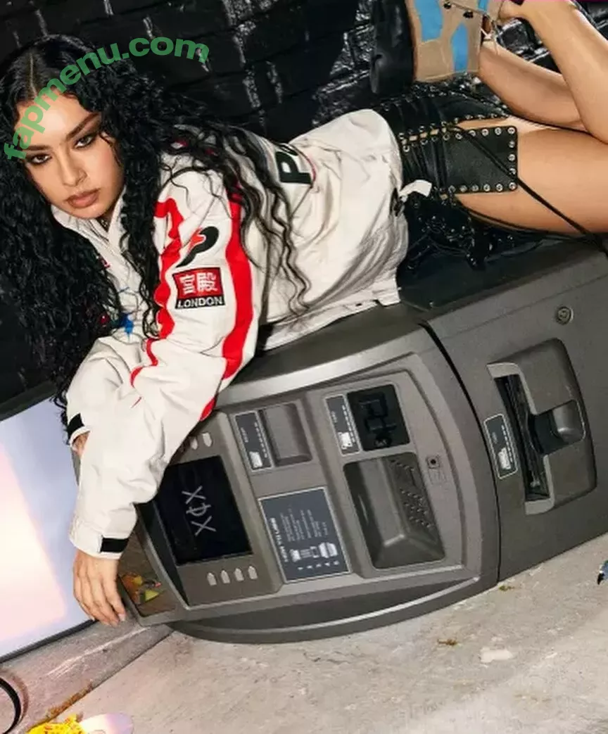 Charli XCX nude photo #1349 (charli_xcx / charlignarly / charlixcx)