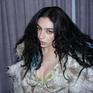 Charli XCX / charli_xcx / charlignarly nude photo #2075