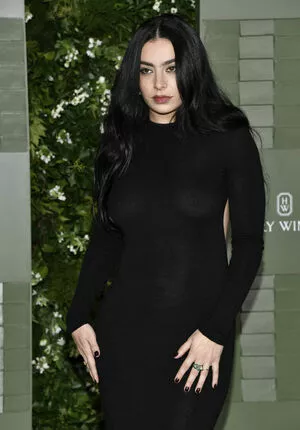 Charli XCX / charli_xcx / charlignarly nude photo #2323