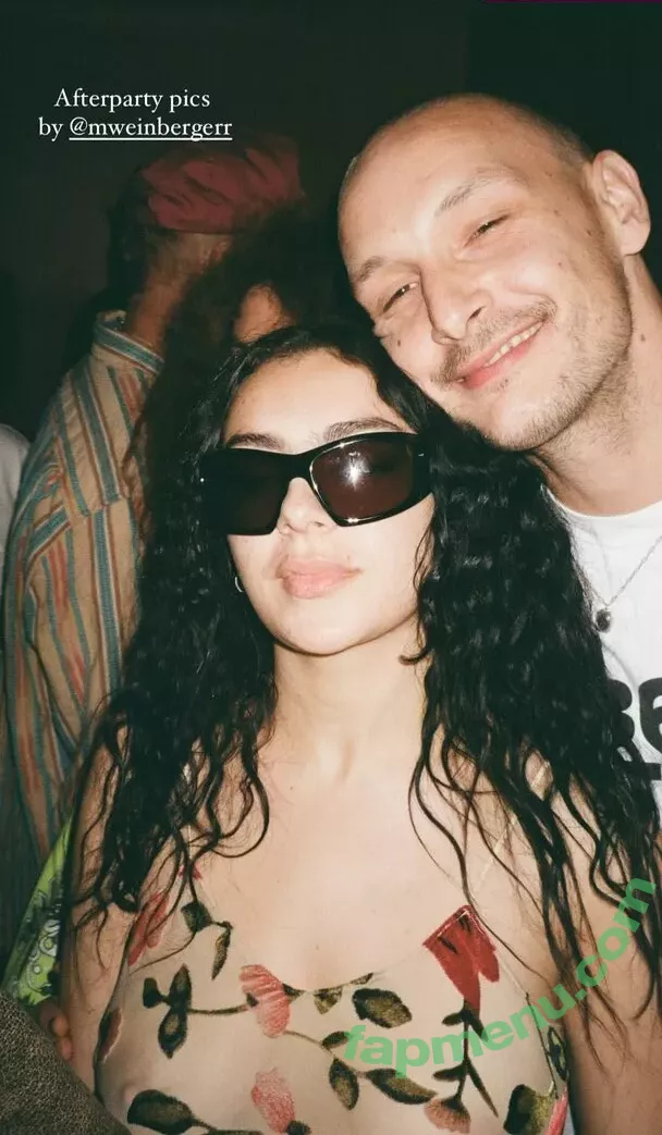 Charli XCX nude photo #2043 (charli_xcx / charlignarly)