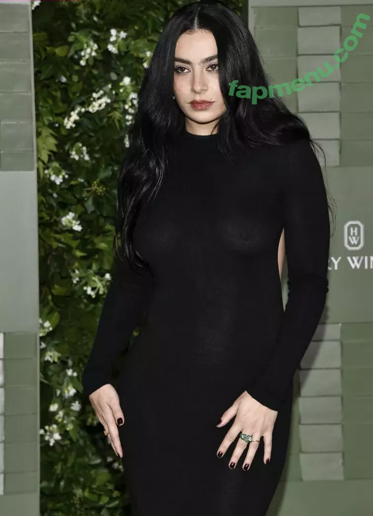 Charli XCX nude photo #2323 (charli_xcx / charlignarly)