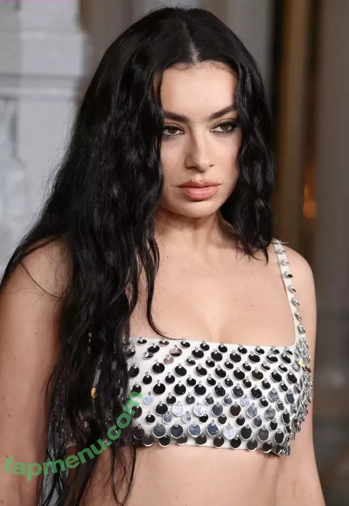 Charli XCX nude photo #2328 (charli_xcx / charlignarly)