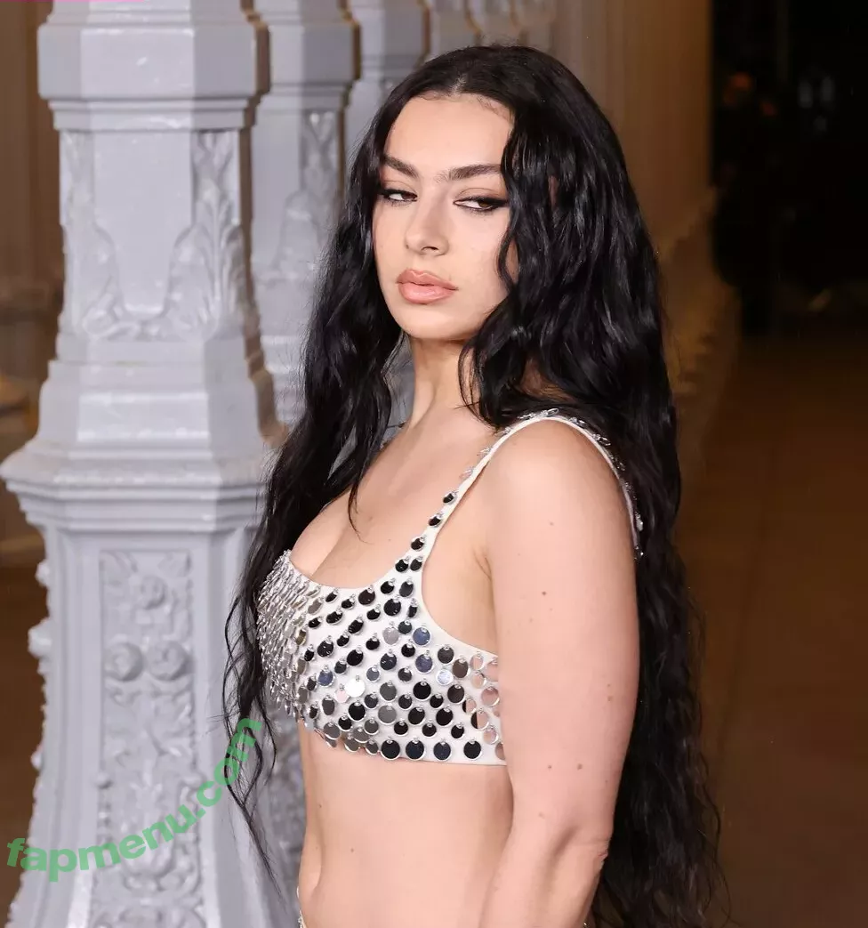 Charli XCX nude photo #2330 (charli_xcx / charlignarly)