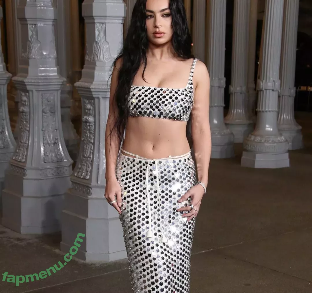 Charli XCX nude photo #2331 (charli_xcx / charlignarly)