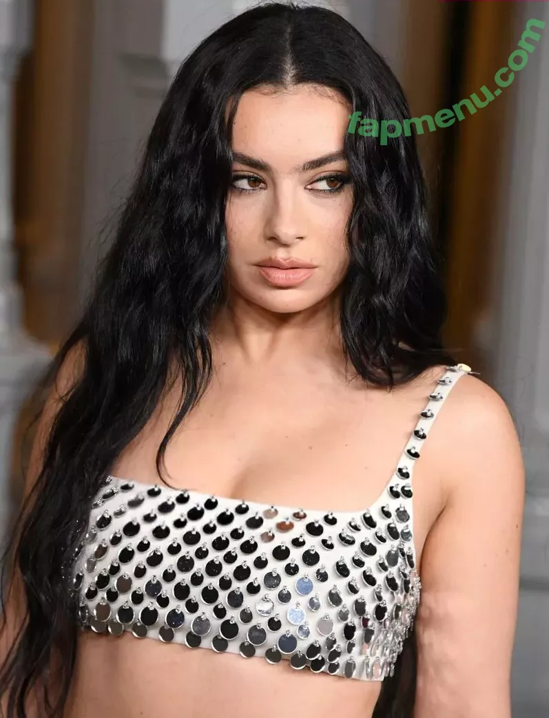 Charli XCX nude photo #2335 (charli_xcx / charlignarly)