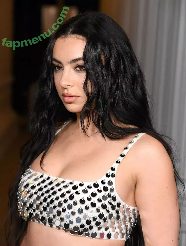 Charli XCX nude photo #2338 (charli_xcx / charlignarly)