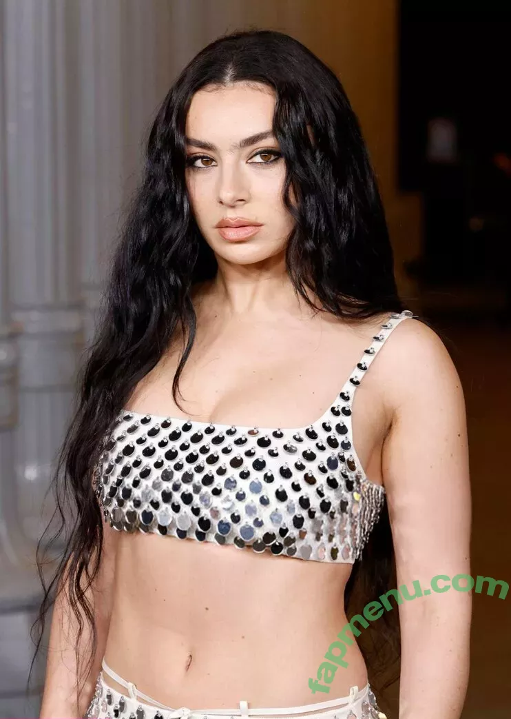 Charli XCX nude photo #2339 (charli_xcx / charlignarly)