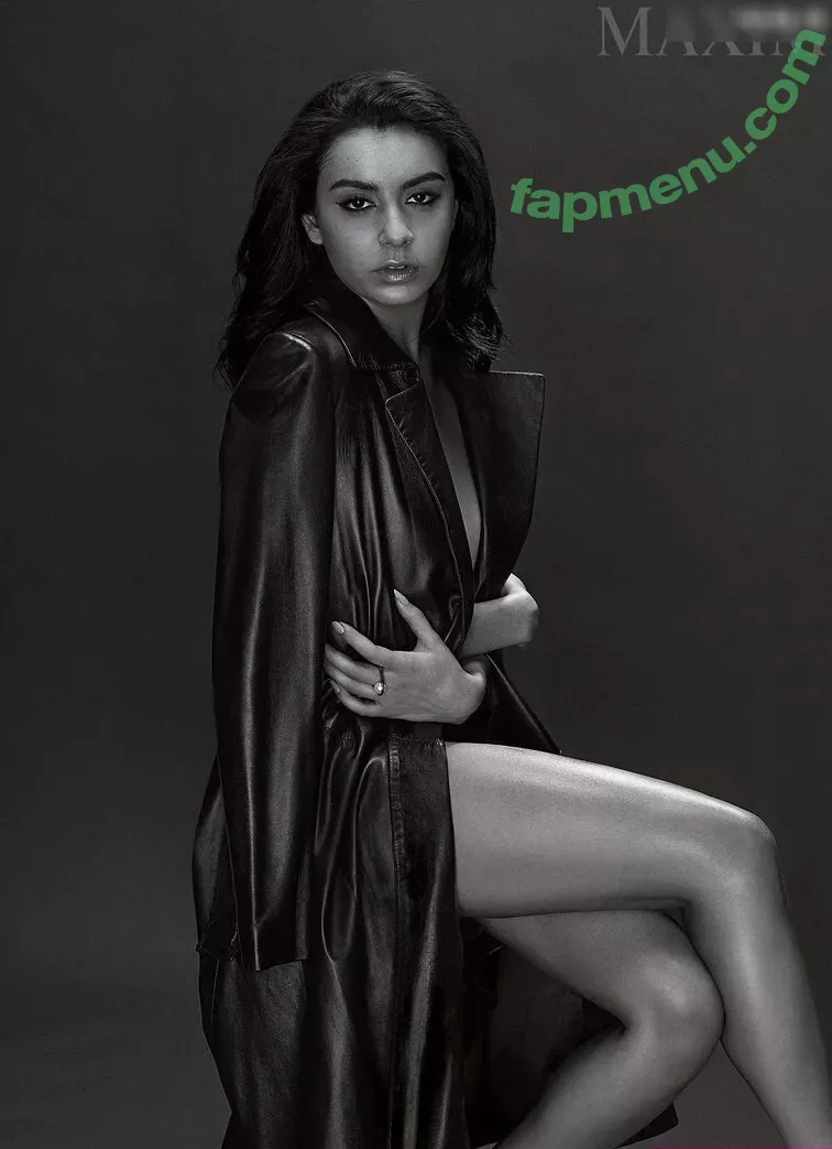 Charli XCX nude photo #2369 (charli_xcx / charlignarly)