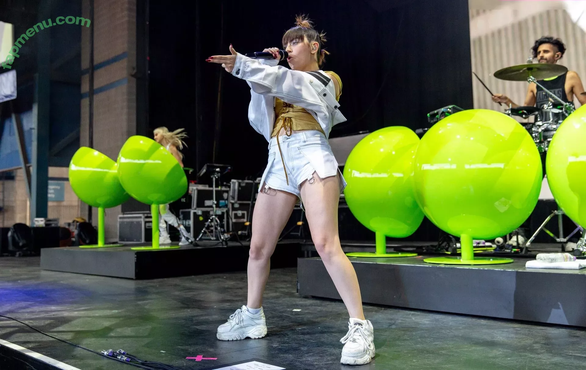 Charli XCX nude photo #2591 (charli_xcx / charlignarly / charlixcx)