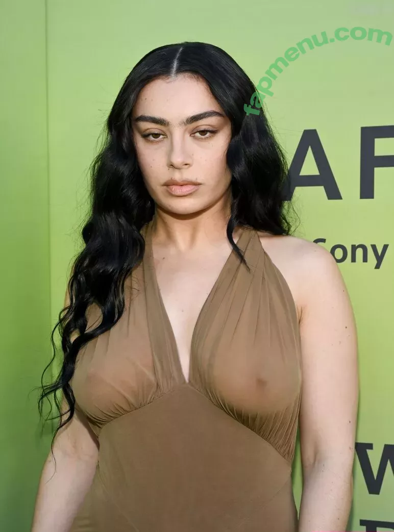 Charli XCX nude photo #2610 (charli_xcx / charlignarly / charlixcx)