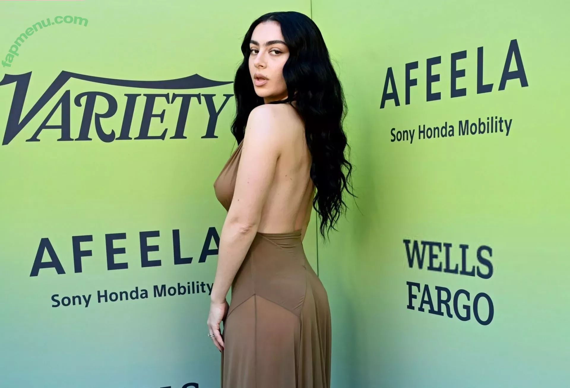 Charli XCX nude photo #2621 (charli_xcx / charlignarly / charlixcx)