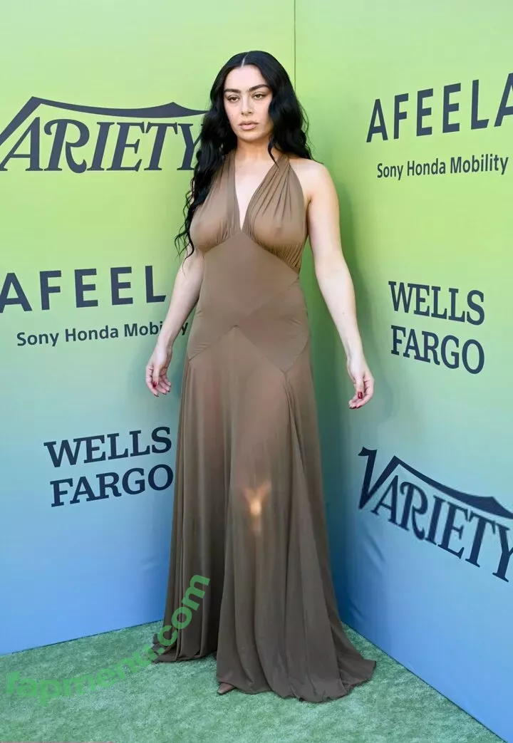 Charli XCX nude photo #2622 (charli_xcx / charlignarly / charlixcx)
