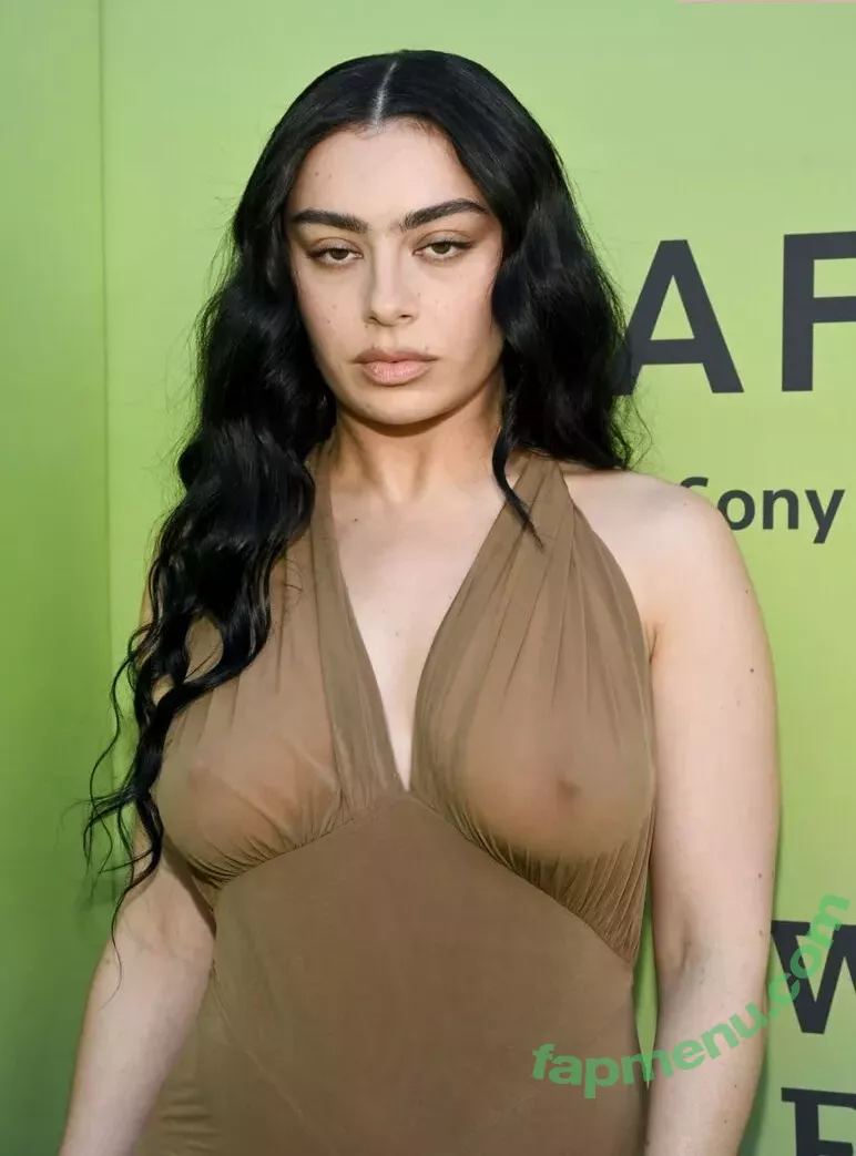 Charli XCX nude photo #2627 (charli_xcx / charlignarly / charlixcx)