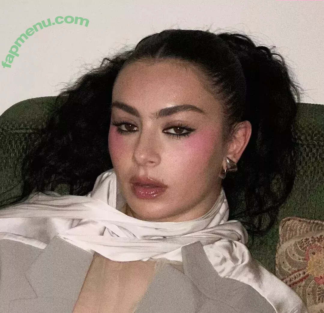 Charli XCX nude photo #2736 (charli_xcx / charlignarly)