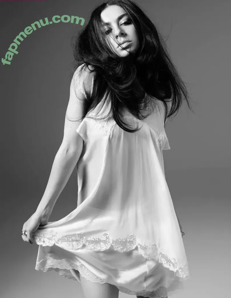 Charli XCX nude photo #2792 (charli_xcx / charlignarly)