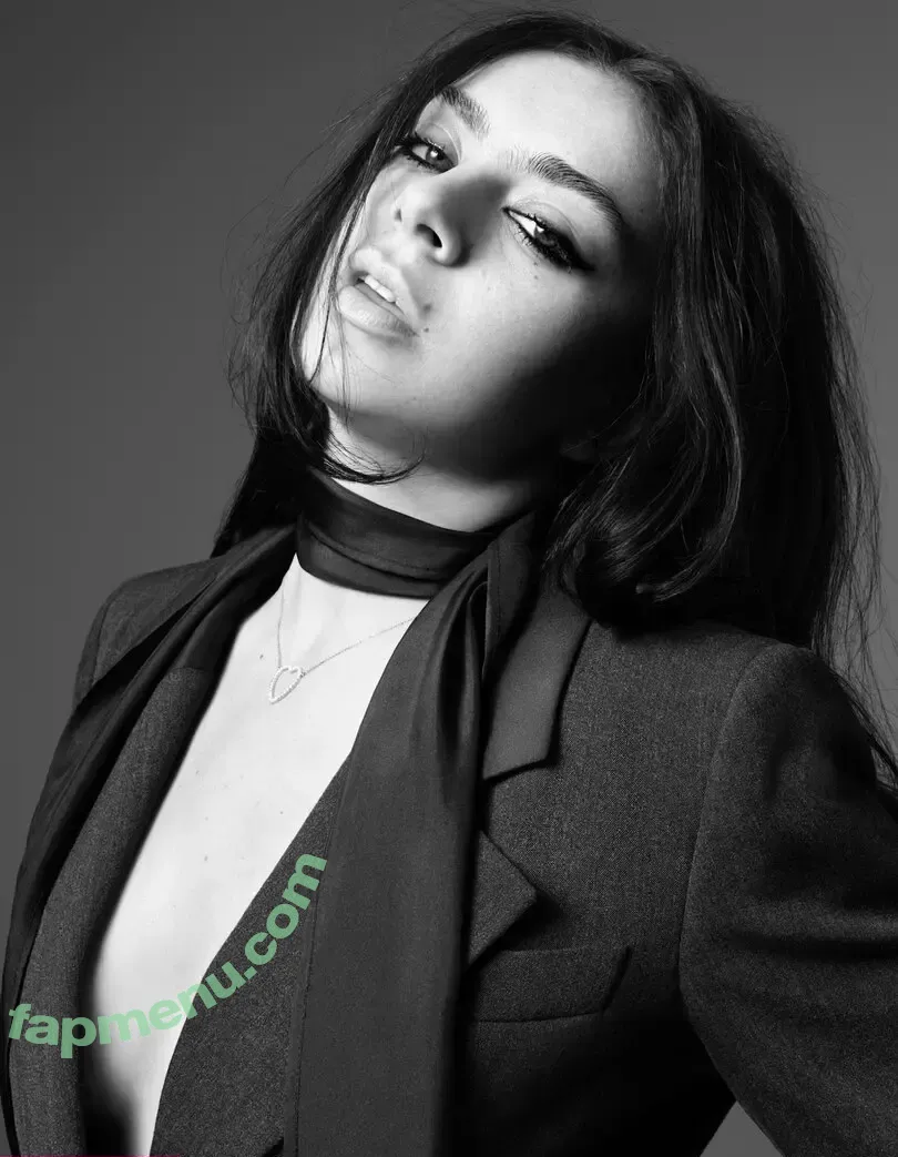 Charli XCX nude photo #2796 (charli_xcx / charlignarly)