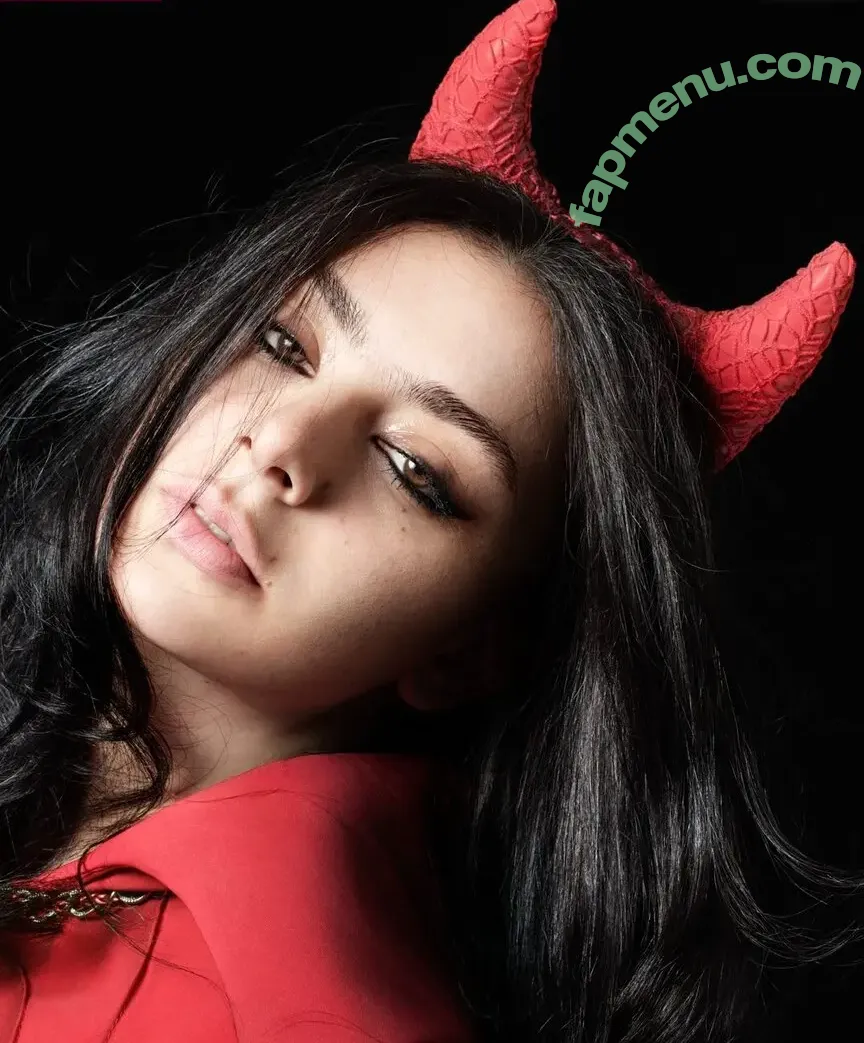 Charli XCX nude photo #2808 (charli_xcx / charlignarly)