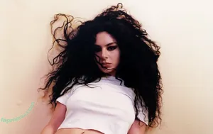 Charli XCX / charli_xcx / charlignarly nude photo #3098