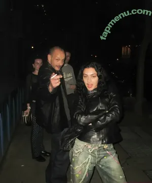 Charli XCX / charli_xcx / charlignarly nude photo #3153