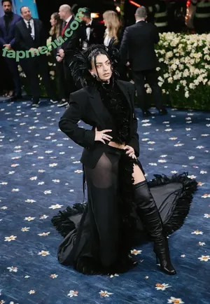 Charli XCX / charli_xcx / charlignarly nude photo #3191