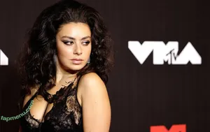 Charli XCX / charli_xcx / charlignarly nude photo #3210
