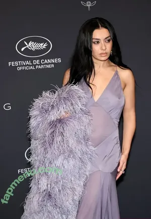Charli XCX / charli_xcx / charlignarly nude photo #3300