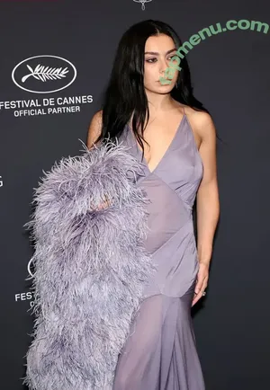 Charli XCX / charli_xcx / charlignarly nude photo #3301
