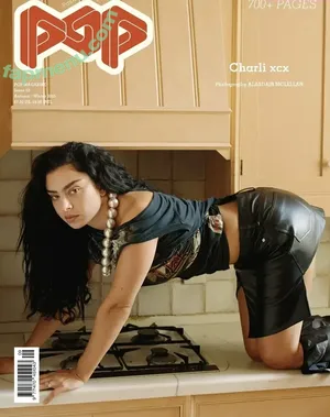 Charli XCX / charli_xcx / charlignarly nude photo #3513