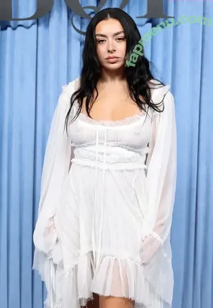 Charli XCX / charli_xcx / charlignarly nude photo #3643